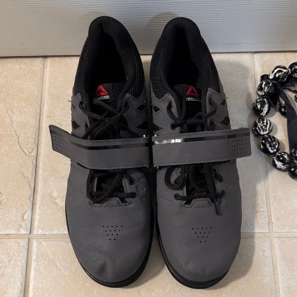 Reebok Men's Black and Gray Gym Shoes